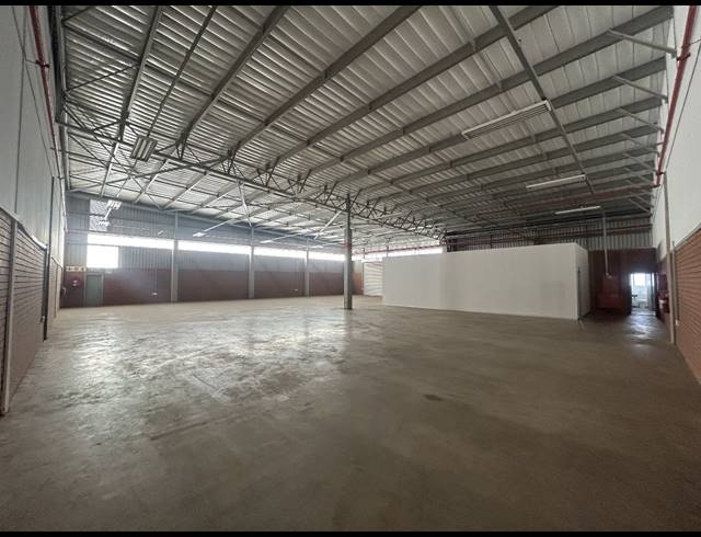 573M² WAREHOUSE TO LET IN CLAYVILLE